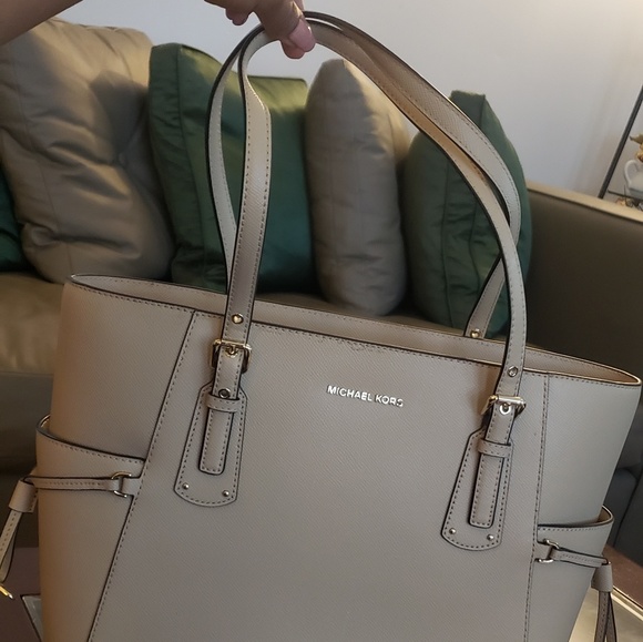 Michael Kors   bag - Picture 3 of 5